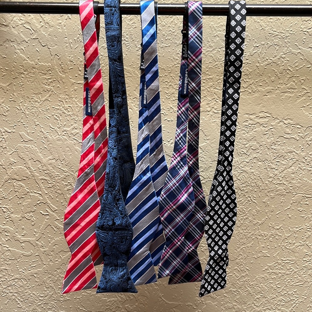 Mens adjustable bow ties by Croft & Barrow. Lovely patterns.